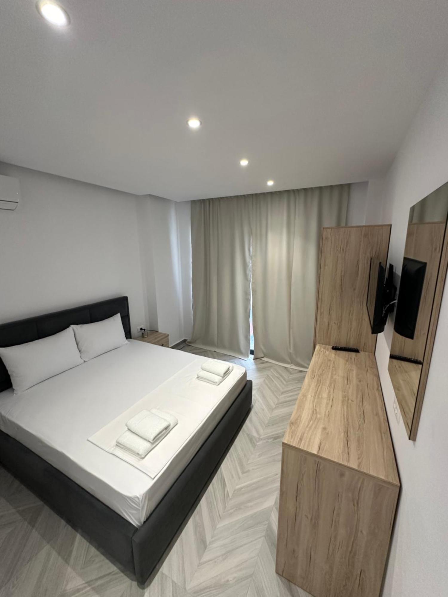Noa Boutique Hotel Ksamil Esterno foto